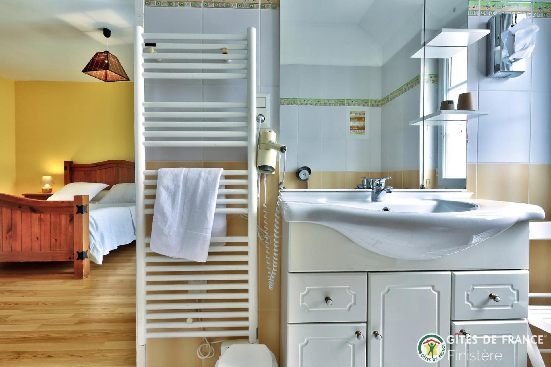 Saint-Pabu  La Cle Des Champs Des Abers Bed & Breakfast エクステリア 写真